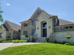 950 Knob Creek Dr, Rochester, MI 48306