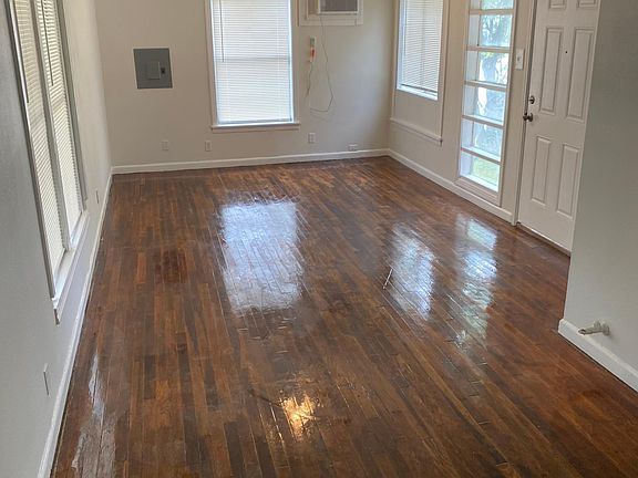 3rd image of 113 Metz Ave
