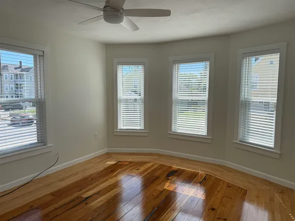201 Cartier St Unit 1, Manchester, NH 03102