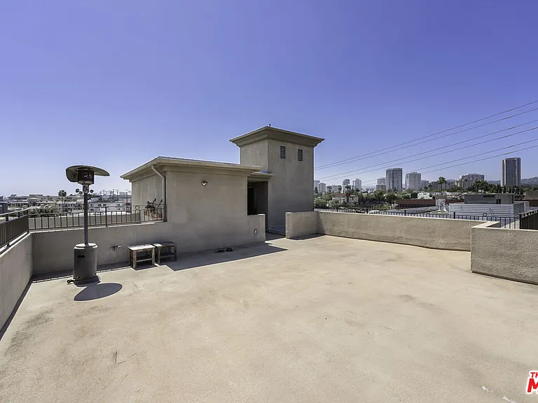 1820 Benecia Ave #402 — Photo 74