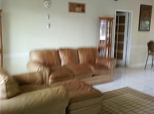 2nd image of 845 NW 200th St