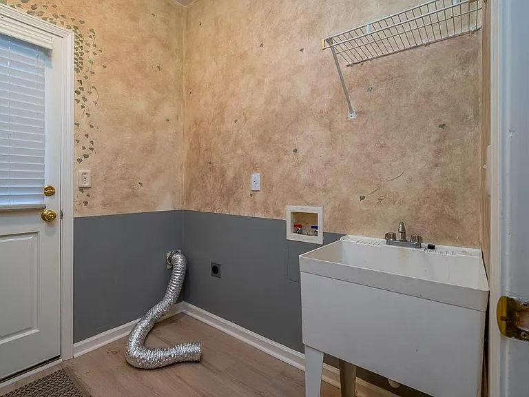 9445 Stoney Ridge Ln — Photo 30