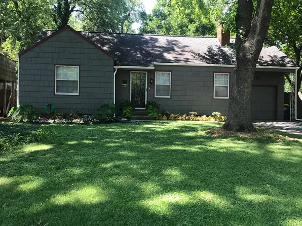 5218 Cedar St, Roeland Park, KS 66205