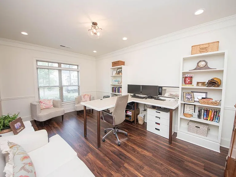 270 Savannah Dr — Photo 8