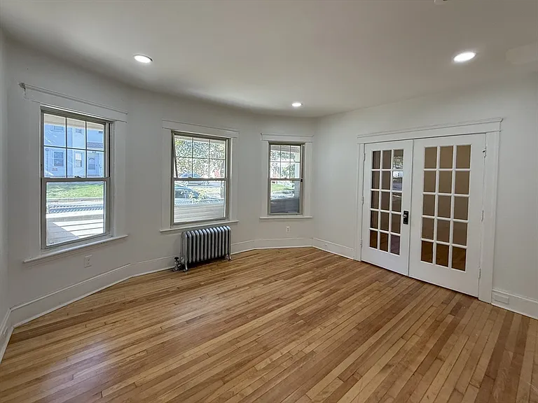 33 Richards St #2 — Photo 2