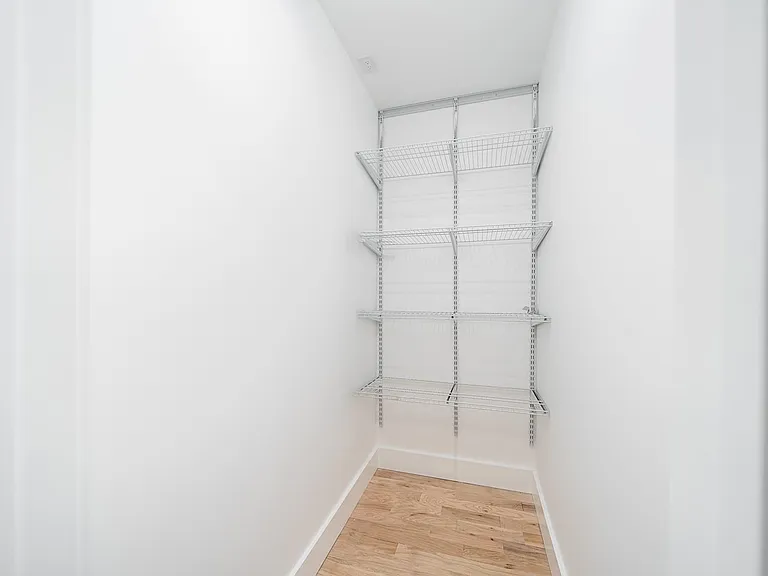 230 Willow Ave #4 — Photo 9