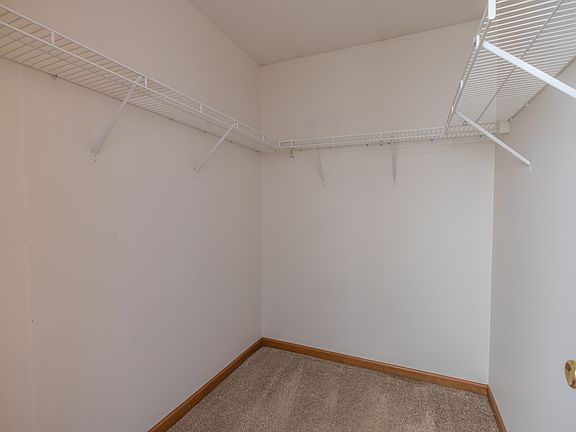 4th image of 240 Richards Dr