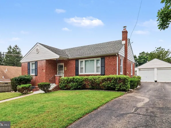 368 Flamingo St, Philadelphia, PA 19128