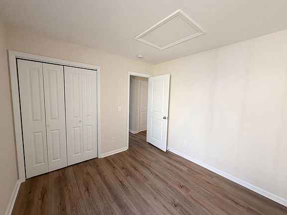 4th image of 9794 Stockport Cir