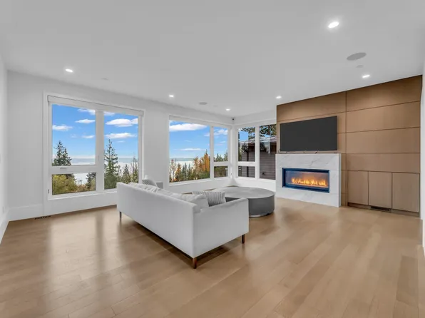 3018 Burfield Pl, West Vancouver, BC V7S 0A9