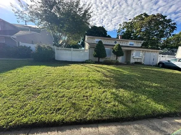 28 Continental Drive, Centereach, NY 11720