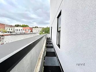 Rented by Rennit Inc.