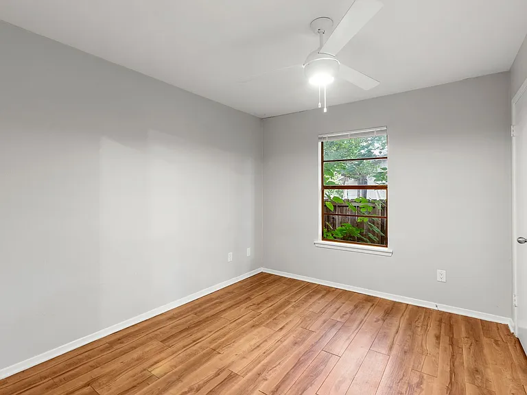 1208 Hillyer St — Photo 16