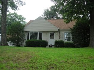 4 Ridgeview Rd, West Springfield, MA 01089