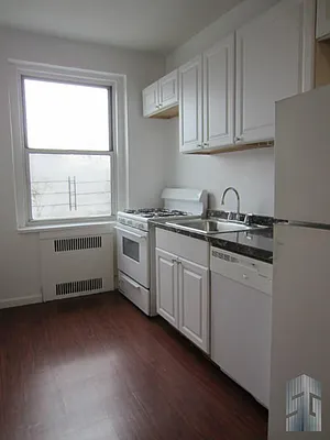 Rented by Skyline Group Real Estate | media 41