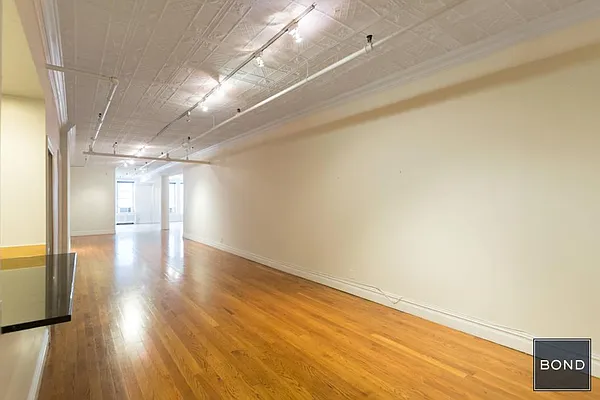 Rented by Bond New York | media 19