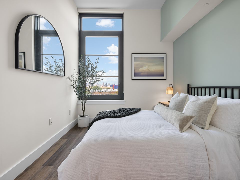 1st image of 34-35 44th St #849
