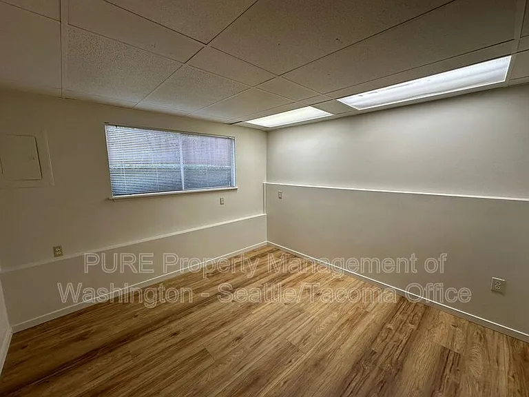 1727 45th Ave SW — Photo 20