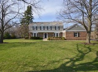 1060 Coventry Dr, Lake Forest, IL