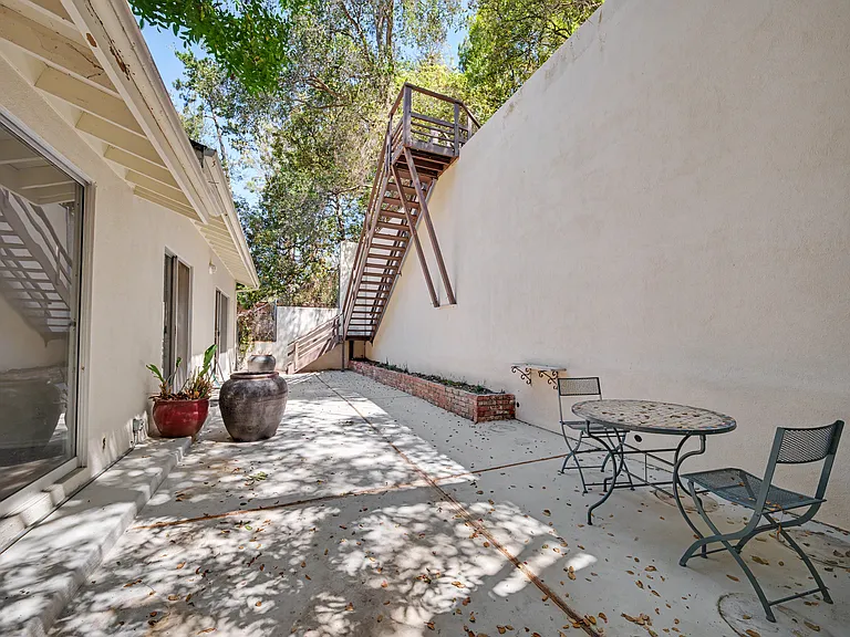 10424 Oletha Ln — Photo 46