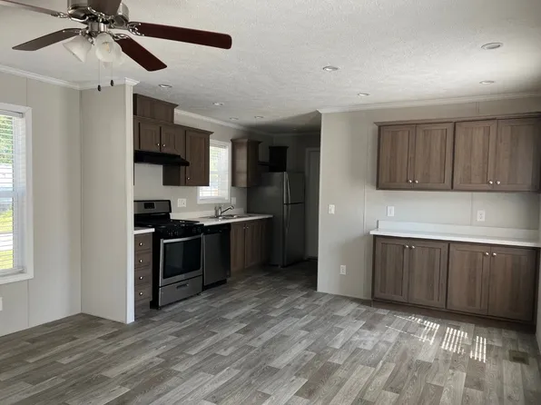 1228 NW Lakeview Ave, Kansas City, MO 64118