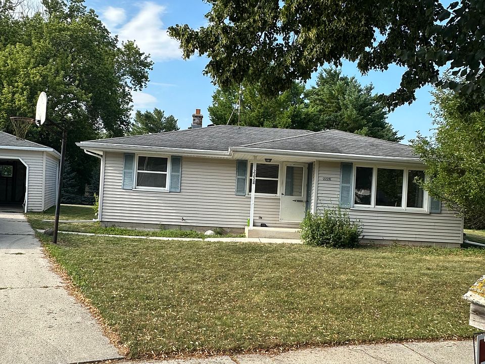 1st image of 2228 N 37th St