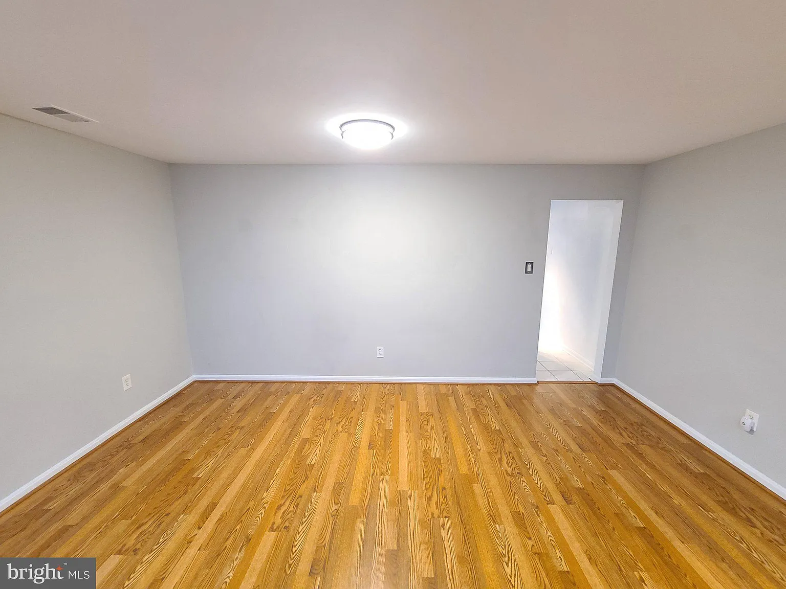 2 bed, 1.0 bath, 1151 sqft, $2,200 — Photo 4