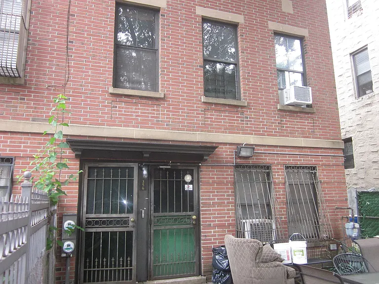 356 S 4th St #1 — Photo 2