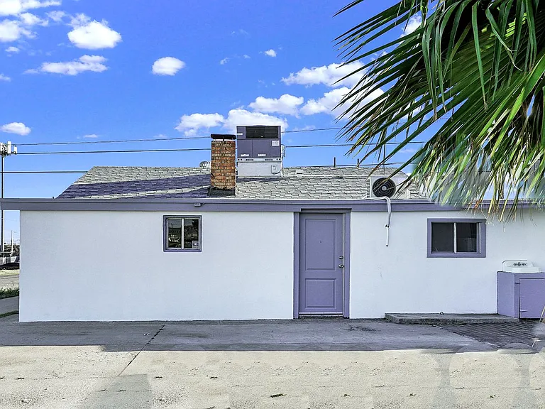 4603 Byron Street — Photo 2