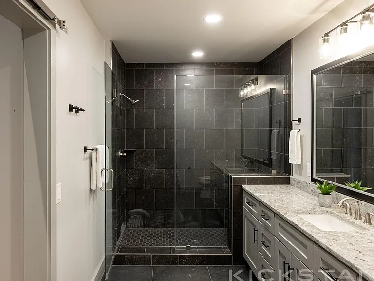 1209 Gadsden St — Photo 8