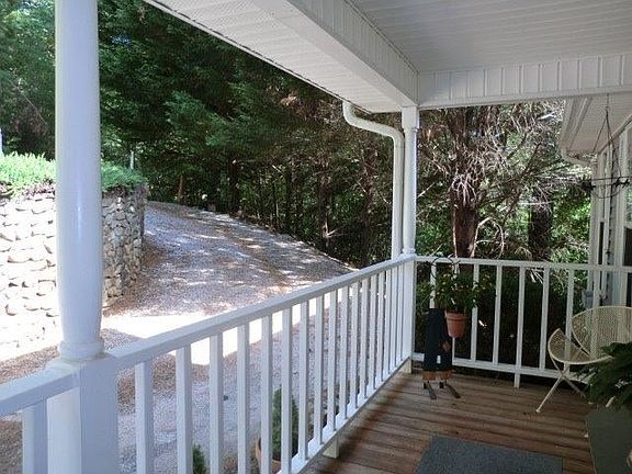 4th image of 282 Star Mountain Dr