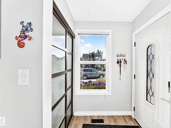 3rd image of 5620 93a Ave NW