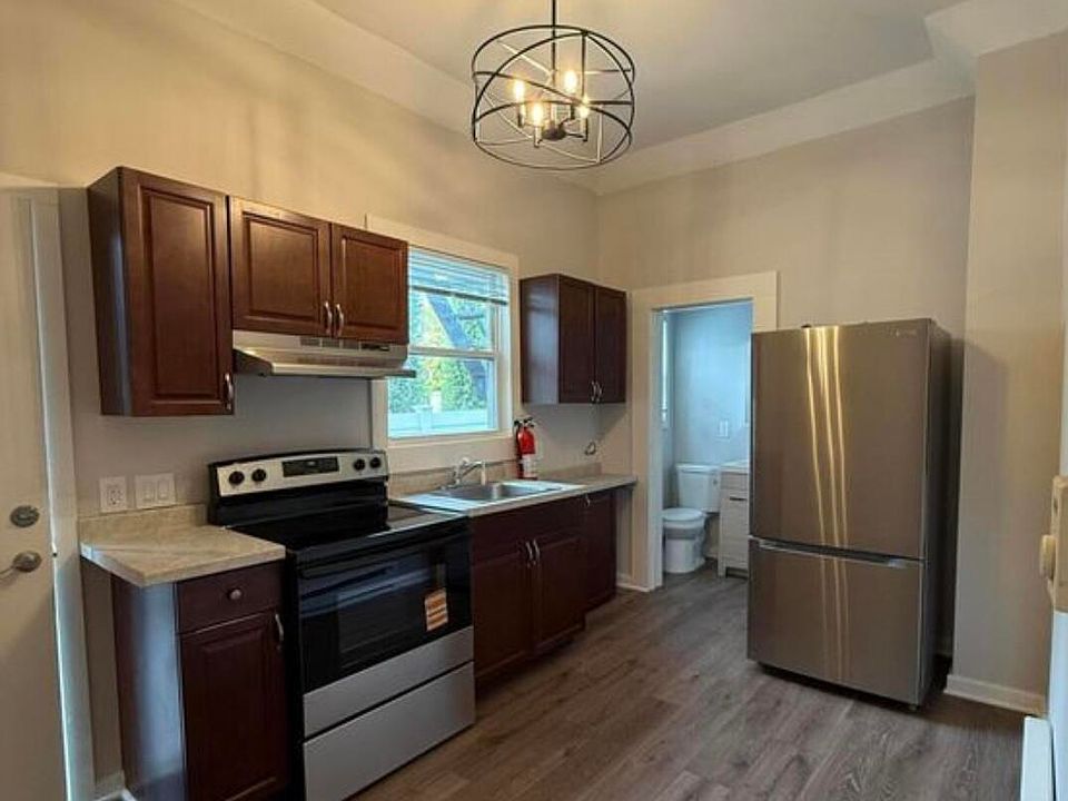 1st image of 409 6th Ave #2B