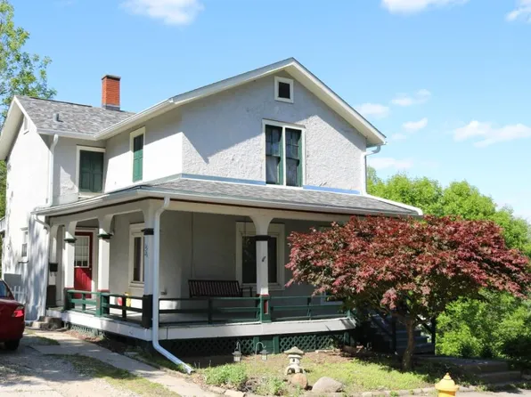 1626 Summit Ln, Davenport, IA 52803