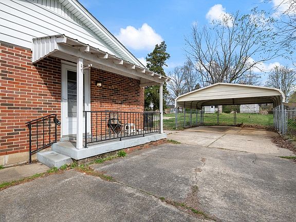 4th image of 615 Rosa Dr