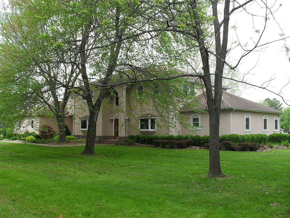 1st image of 6 Pine Lake Dr