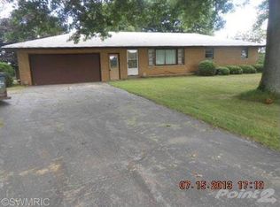 13729 Range Line Rd, Niles, MI 49120