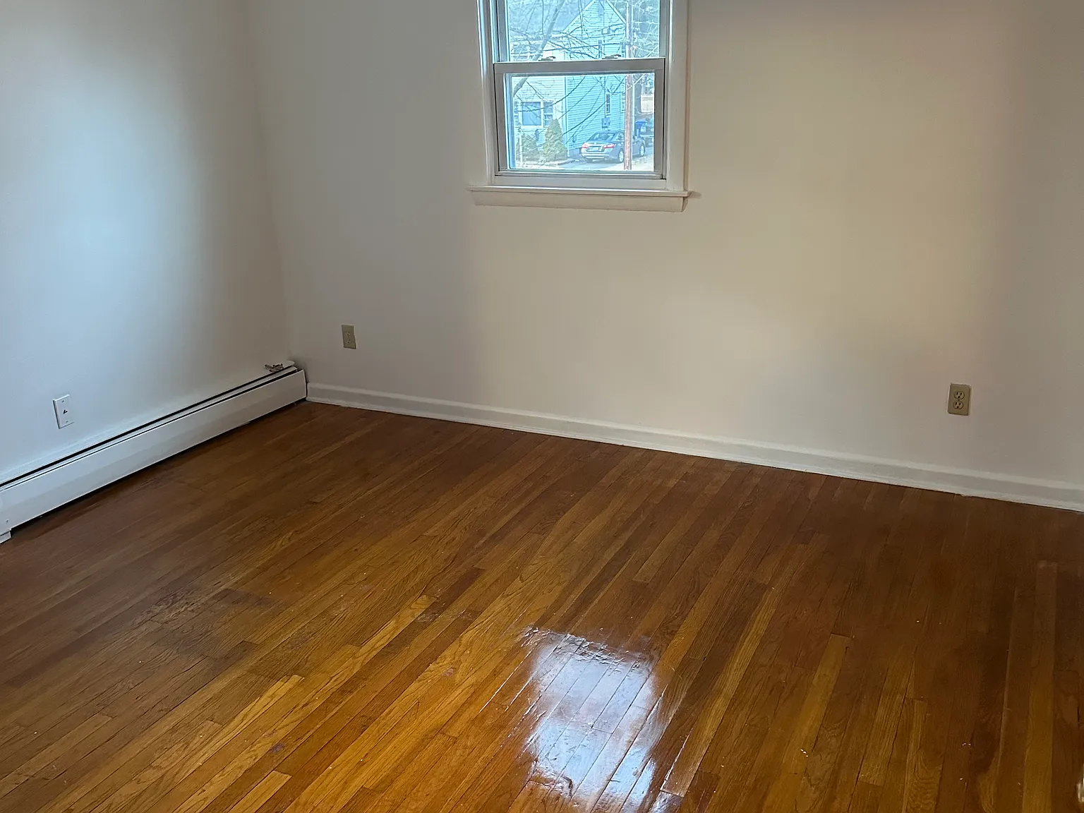 3 bed, 1.5 bath, 2356 sqft, $2,600 — Photo 3