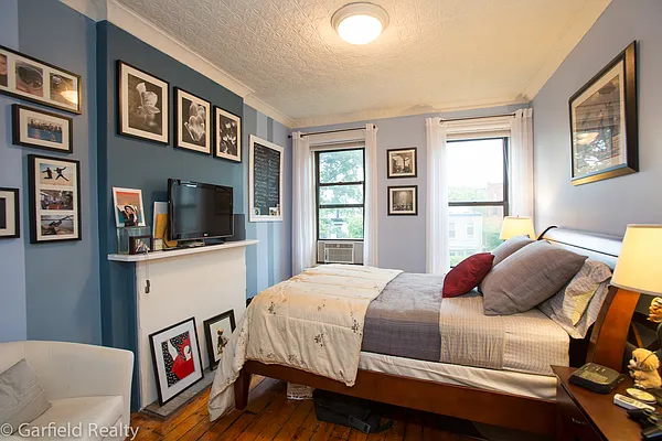 Sold by Garfield Realty  | media 5