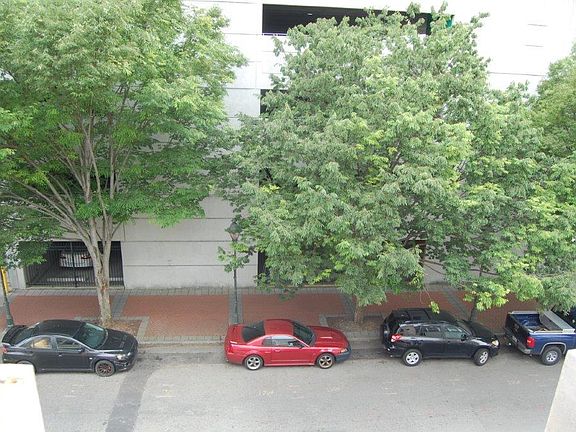 5th image of 304 E Grace St Unit 202