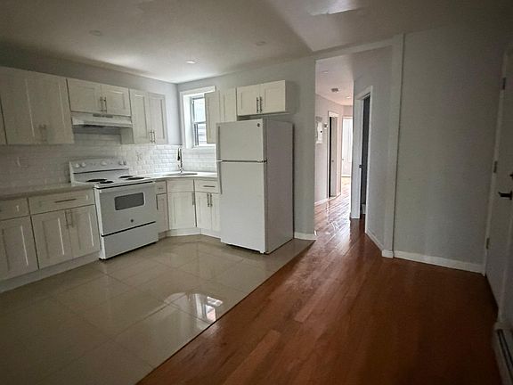 3rd image of 650 Manida St #3