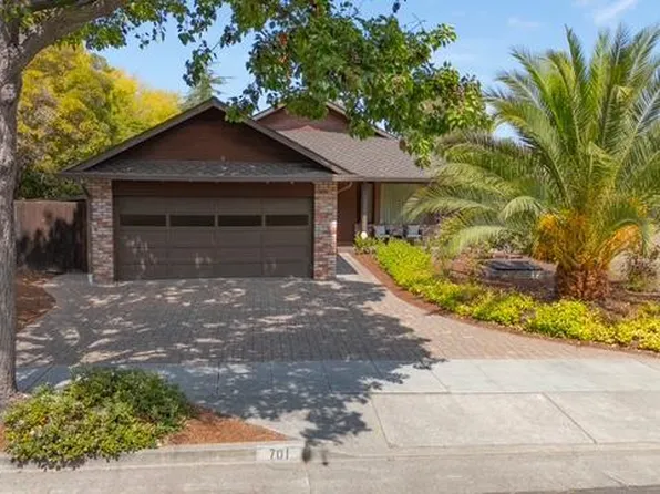 701 Christine Dr, Palo Alto, CA 94303