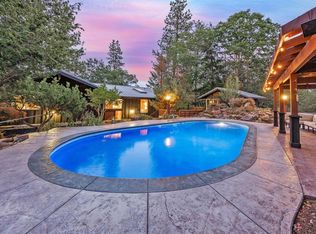 1065 S Shasta Ave, Eagle Point, OR 97524