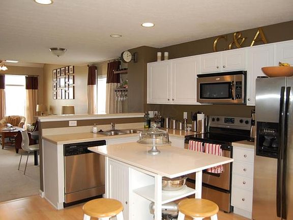 3rd image of 5135 Twin Falls Dr