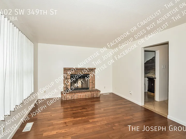1402 SW 349th St — Photo 3