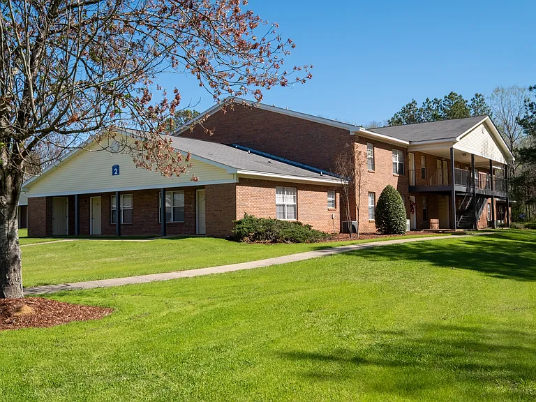 Regal Pointe Apartment Homes — Photo 19