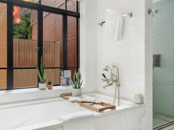 130 West 12th Street image 5 of 6