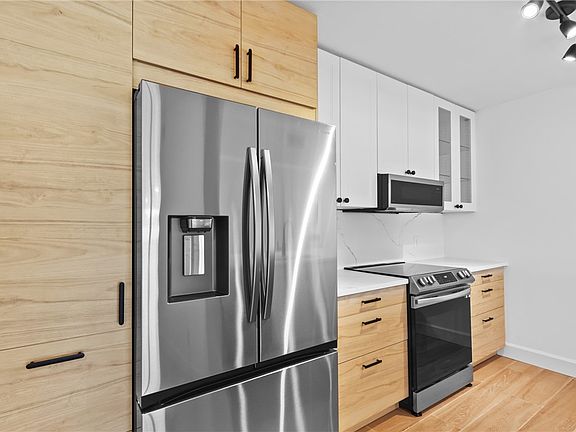2nd image of 2 Plantation Dr APT 101