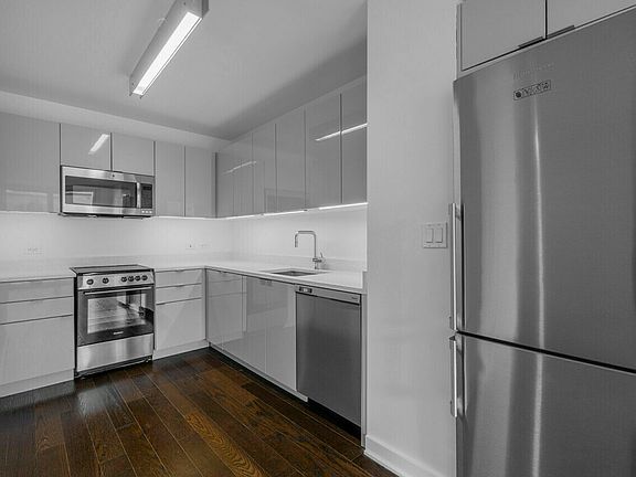 5th image of 400 W 113th St APT 1105