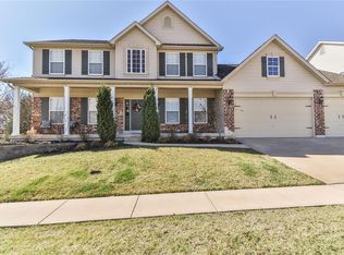 4704 Auburn Trace Dr, Saint Louis, MO 63128